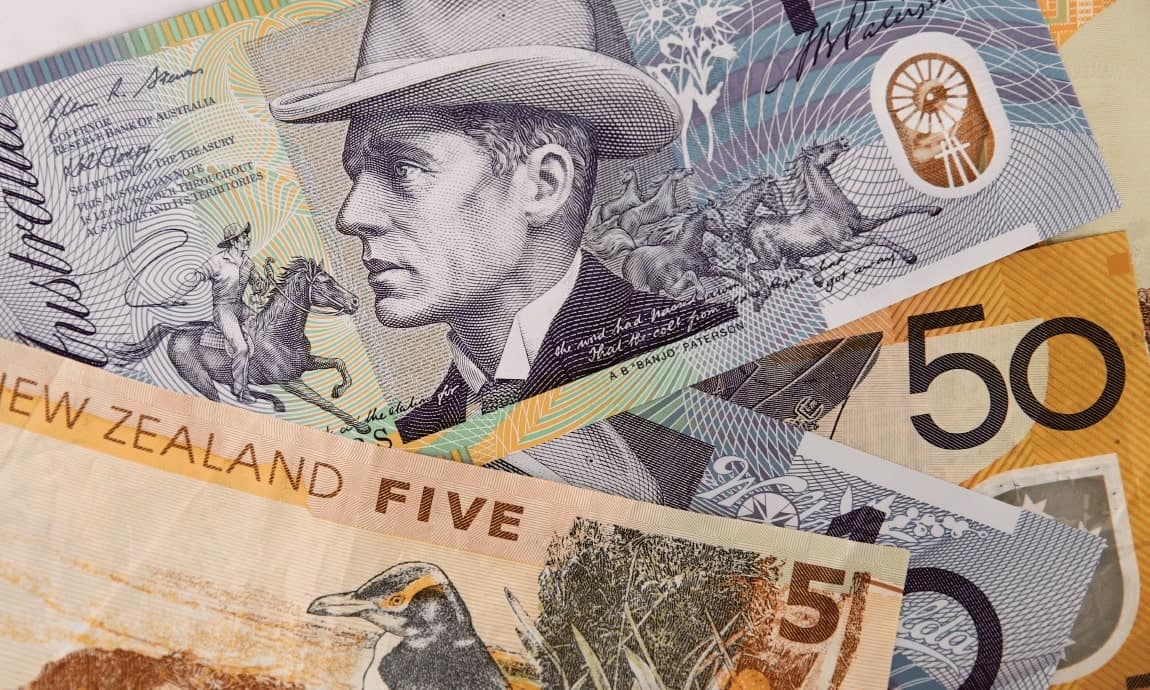 New Zealand and Australian dollars sink to a 10-month low on bearish fundamentals